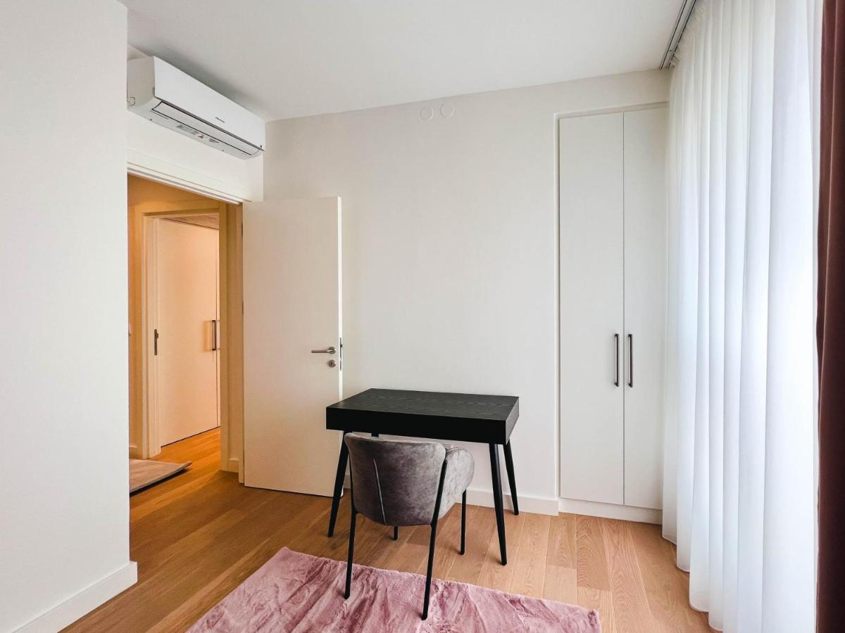 Waterfront Luxury Suites เบลเกรด ภายนอก รูปภาพ