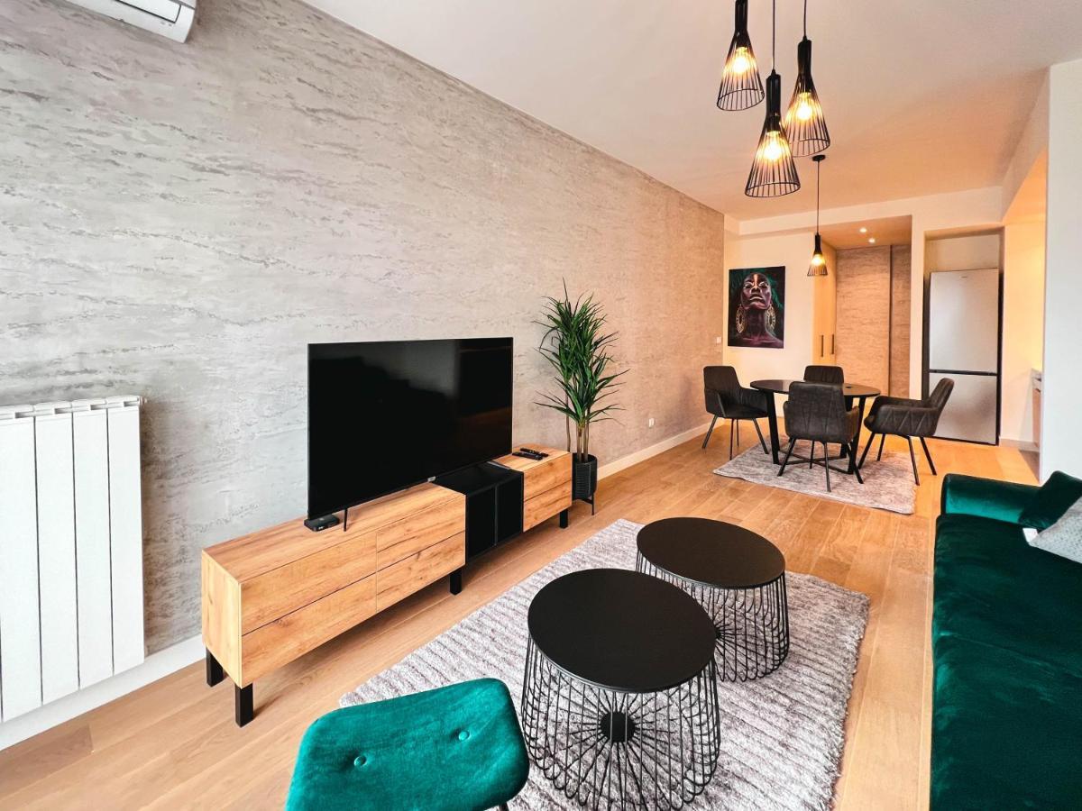 Waterfront Luxury Suites เบลเกรด ภายนอก รูปภาพ