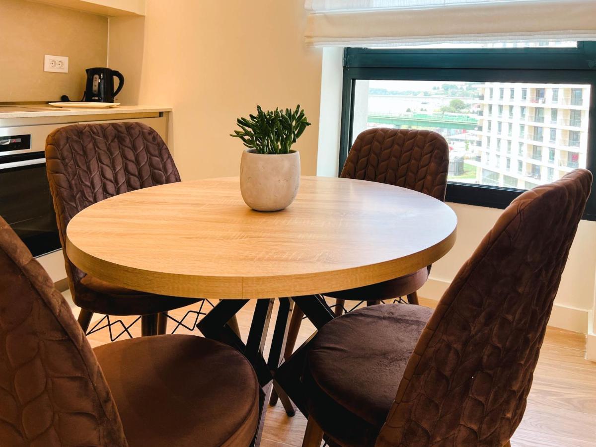 Waterfront Luxury Suites เบลเกรด ภายนอก รูปภาพ